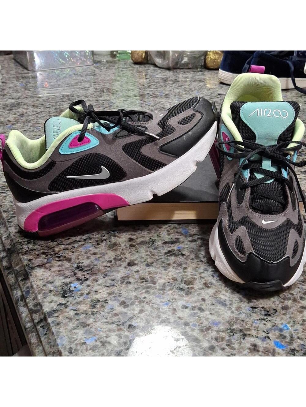 "NIKE AIR MAX 200" Woman's/Youth Sz. 6, Black, gray, and magenta. Great conditio